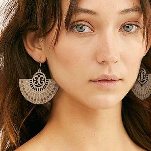 Free People Lightweight Woodmade Fan Silver Earrings Hypoallergenic